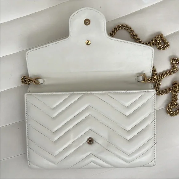 Gucci GG Marmont crossbody bag - Picture 6 of 8